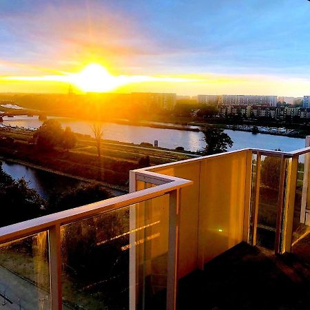 Apartament Z Tarasem I Widokiem Na Odre Breslavia Esterno foto