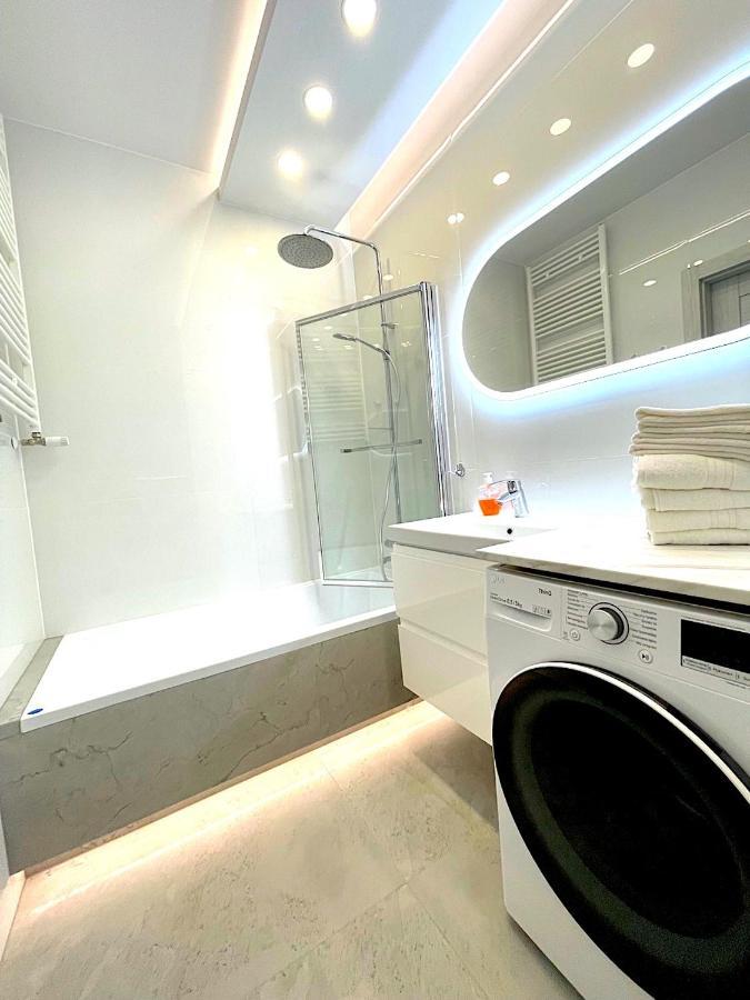 Apartament Z Tarasem I Widokiem Na Odre Breslavia Esterno foto