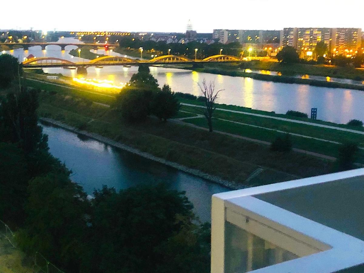 Apartament Z Tarasem I Widokiem Na Odre Breslavia Esterno foto