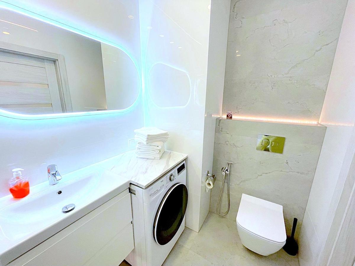 Apartament Z Tarasem I Widokiem Na Odre Breslavia Esterno foto